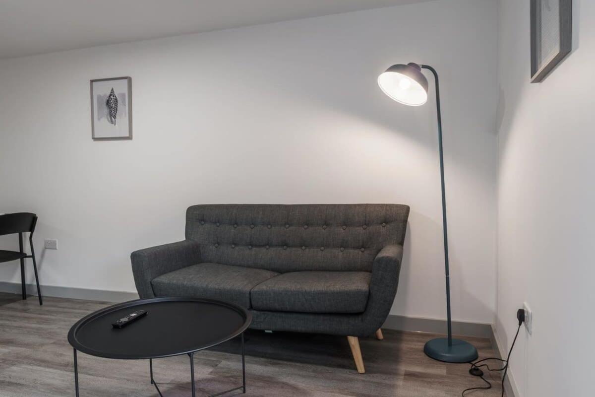 Modern 1 Bed Apartment In Liverpool Centre Bagian luar foto