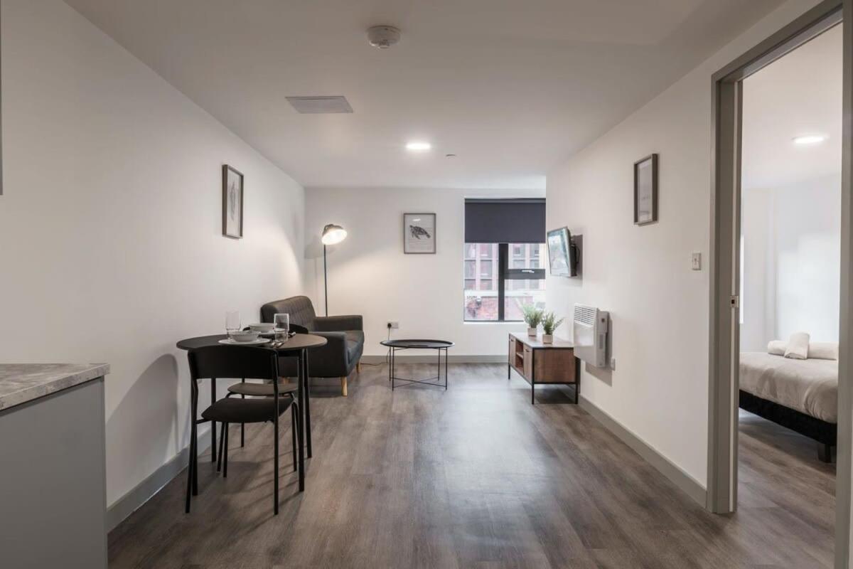 Modern 1 Bed Apartment In Liverpool Centre Bagian luar foto