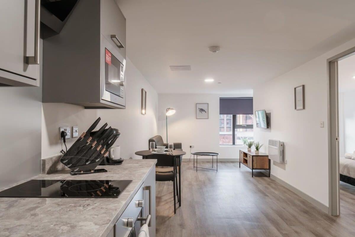 Modern 1 Bed Apartment In Liverpool Centre Bagian luar foto