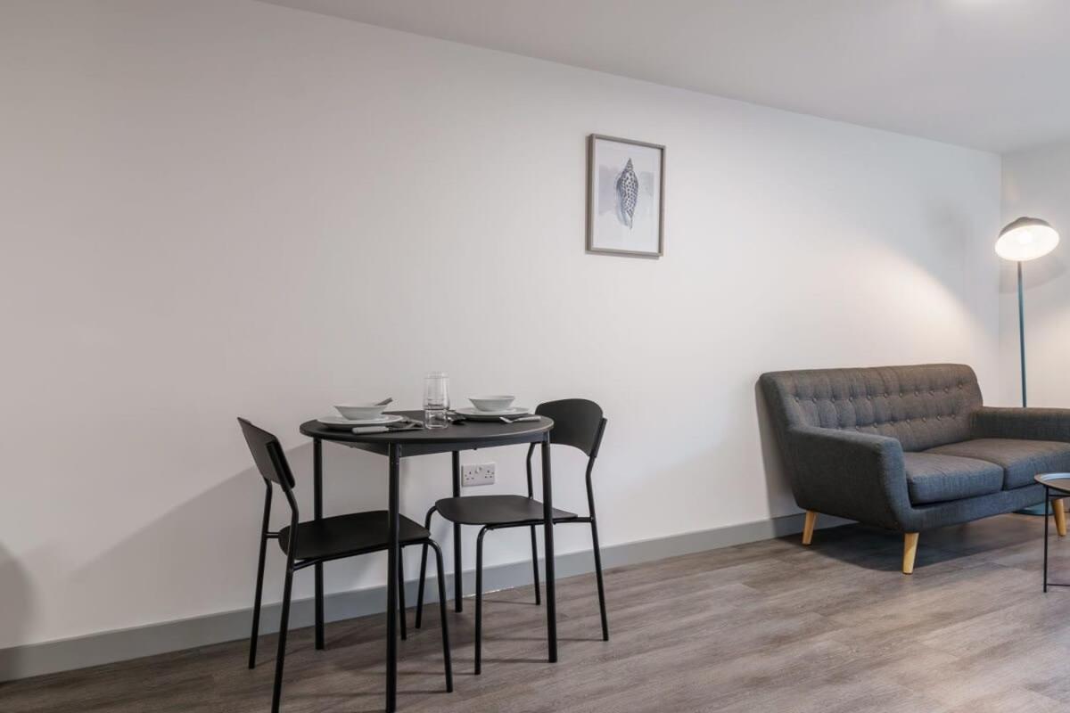 Modern 1 Bed Apartment In Liverpool Centre Bagian luar foto
